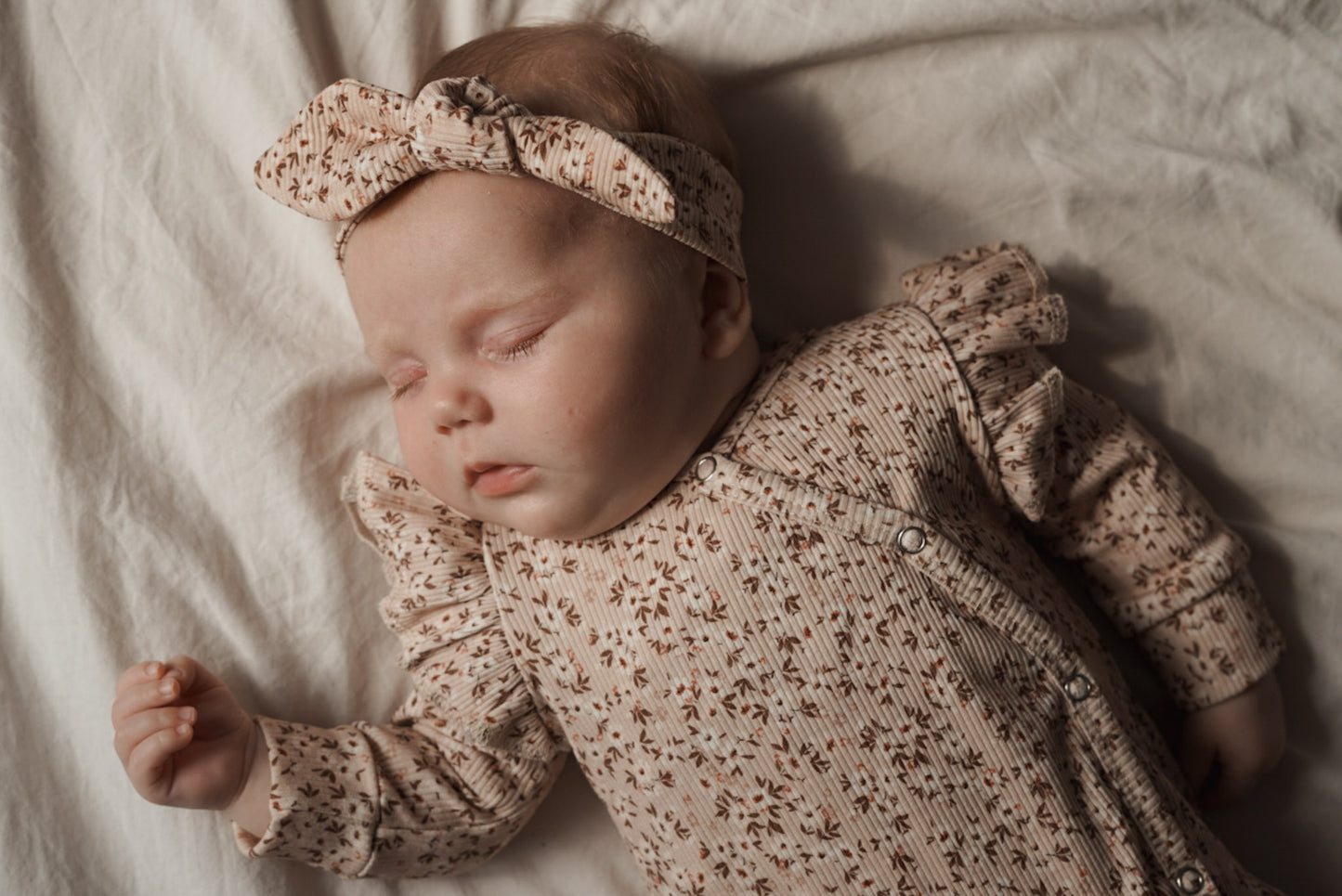 Meisjes boxpakje Lou bloemenprint zachtroze ribstof