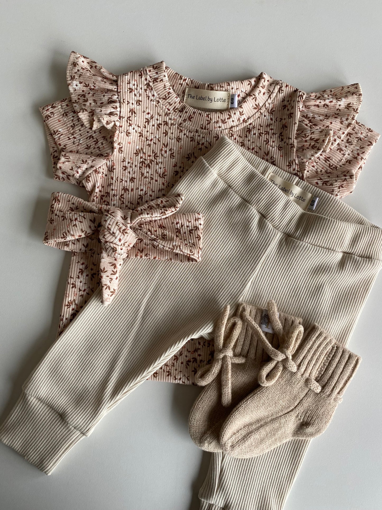 Meisjes T-shirt ruffle Lou bloemenprint zachtroze