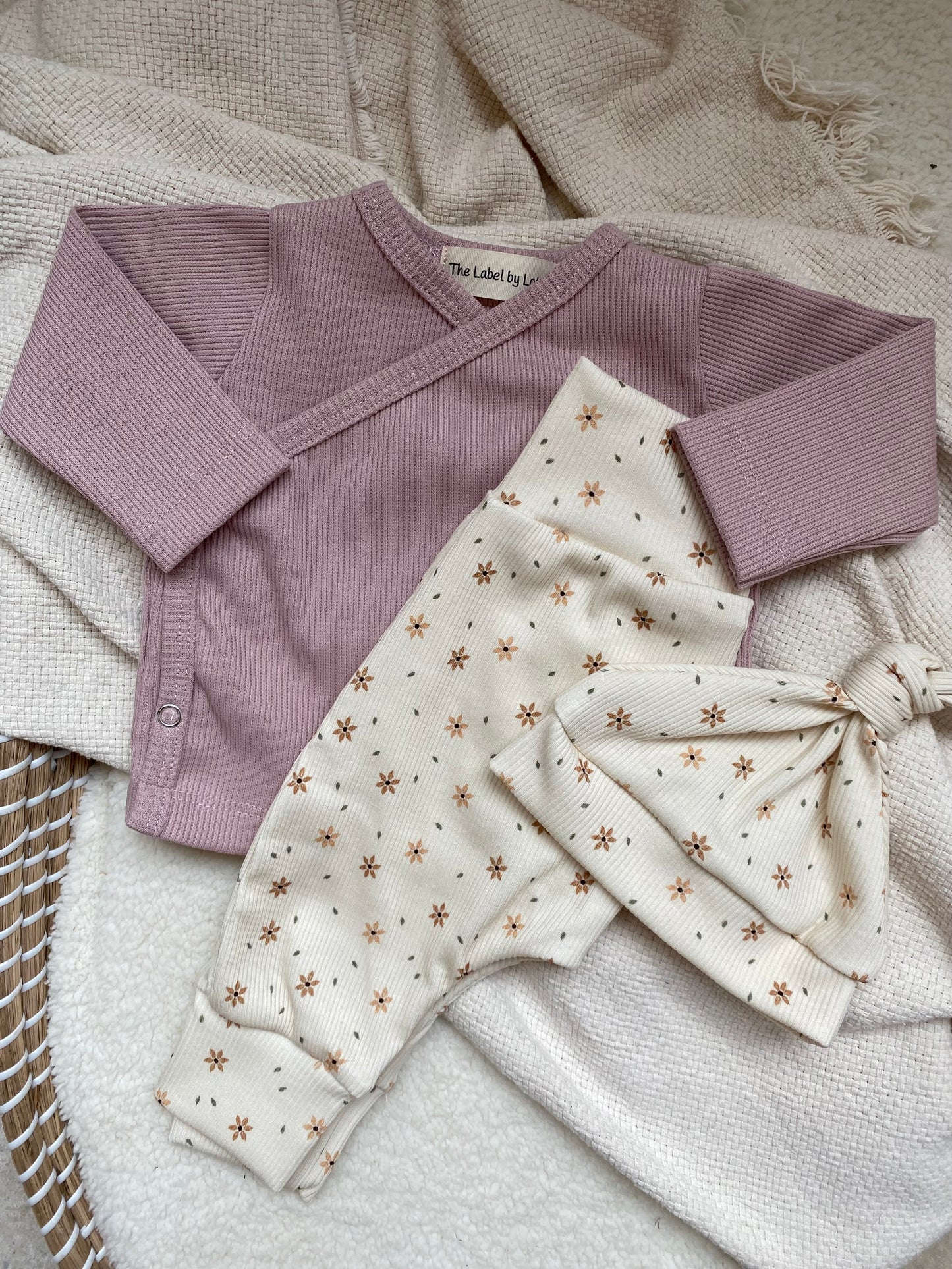 Knoopmutsje Jinthe bloemen ribstof roest/oranje