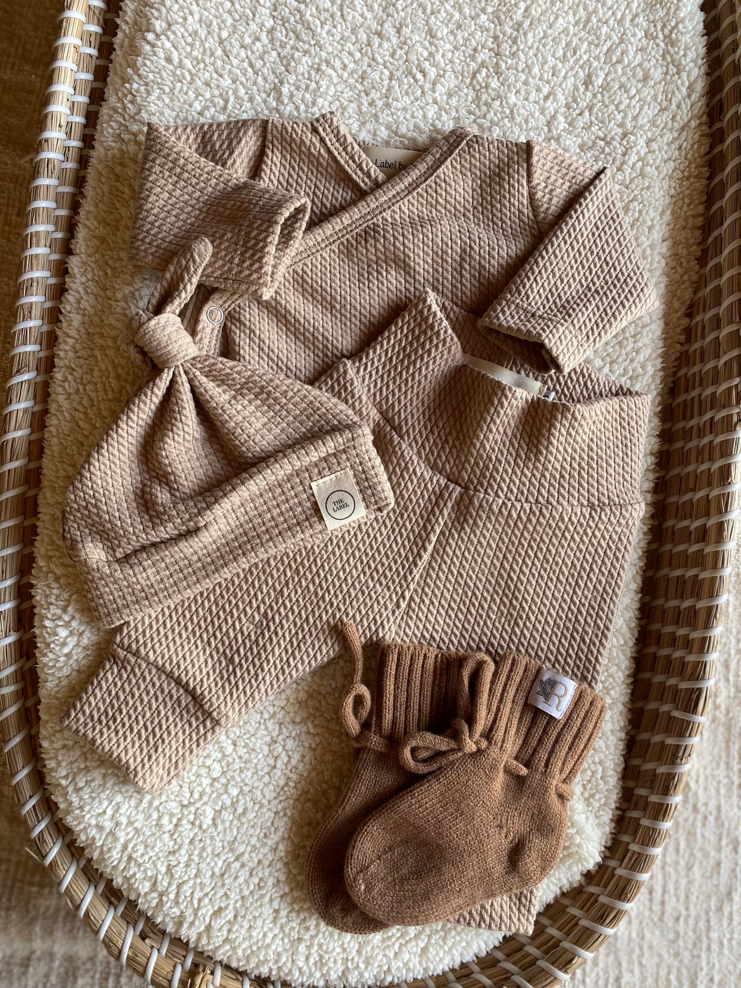 Jongens overslagshirtje kabel donker beige