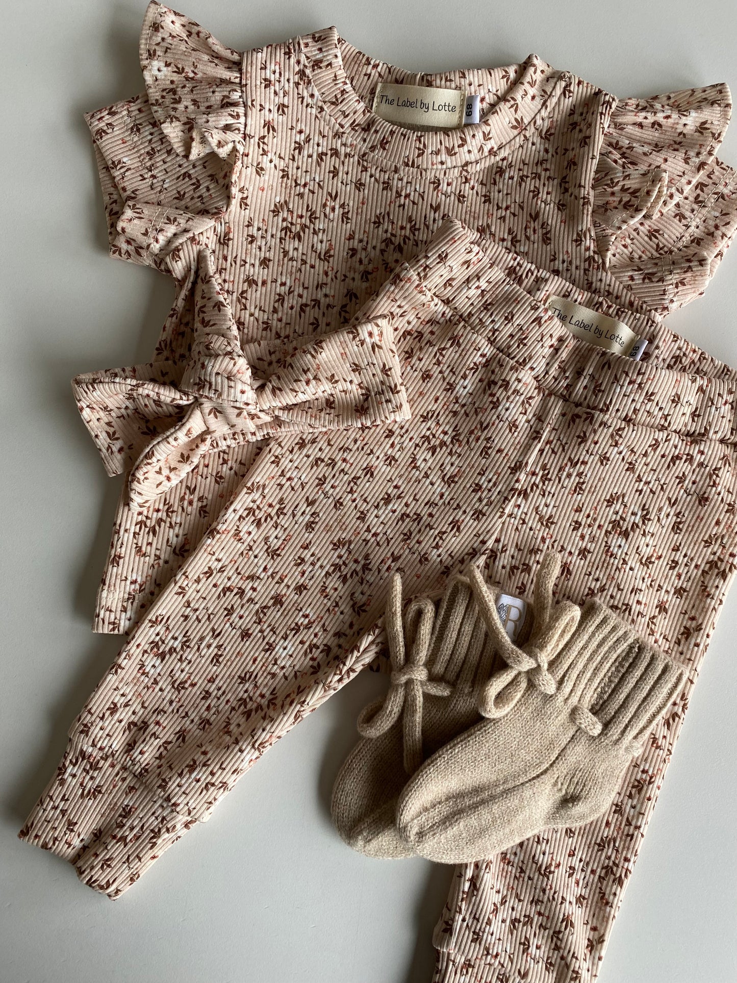 Meisjes T-shirt ruffle Lou bloemenprint zachtroze
