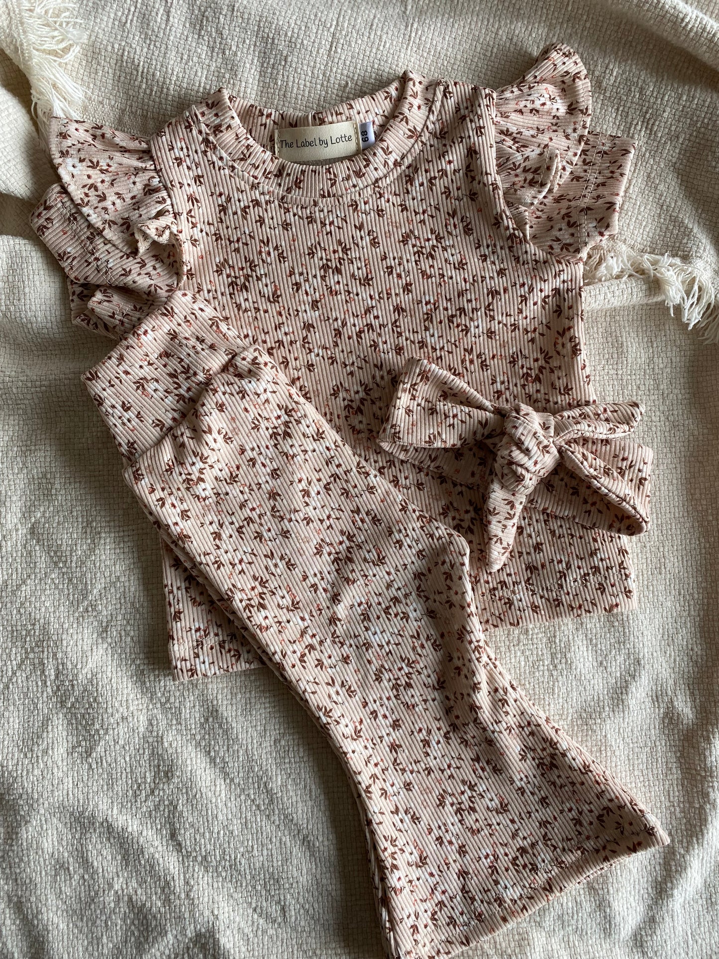 Meisjes T-shirt ruffle Lou bloemenprint zachtroze