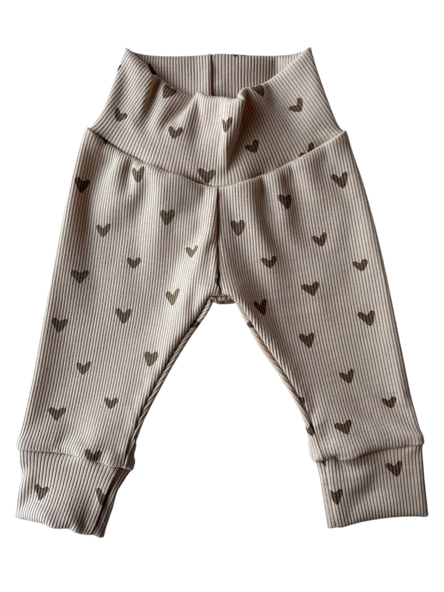 Meisjes newborn broekje Zoe hartjesprint beige