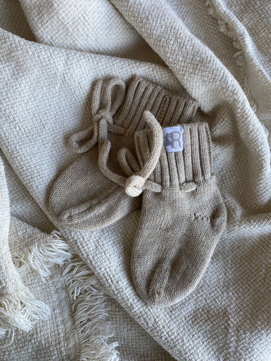 Merinowollen baby slofjes zand