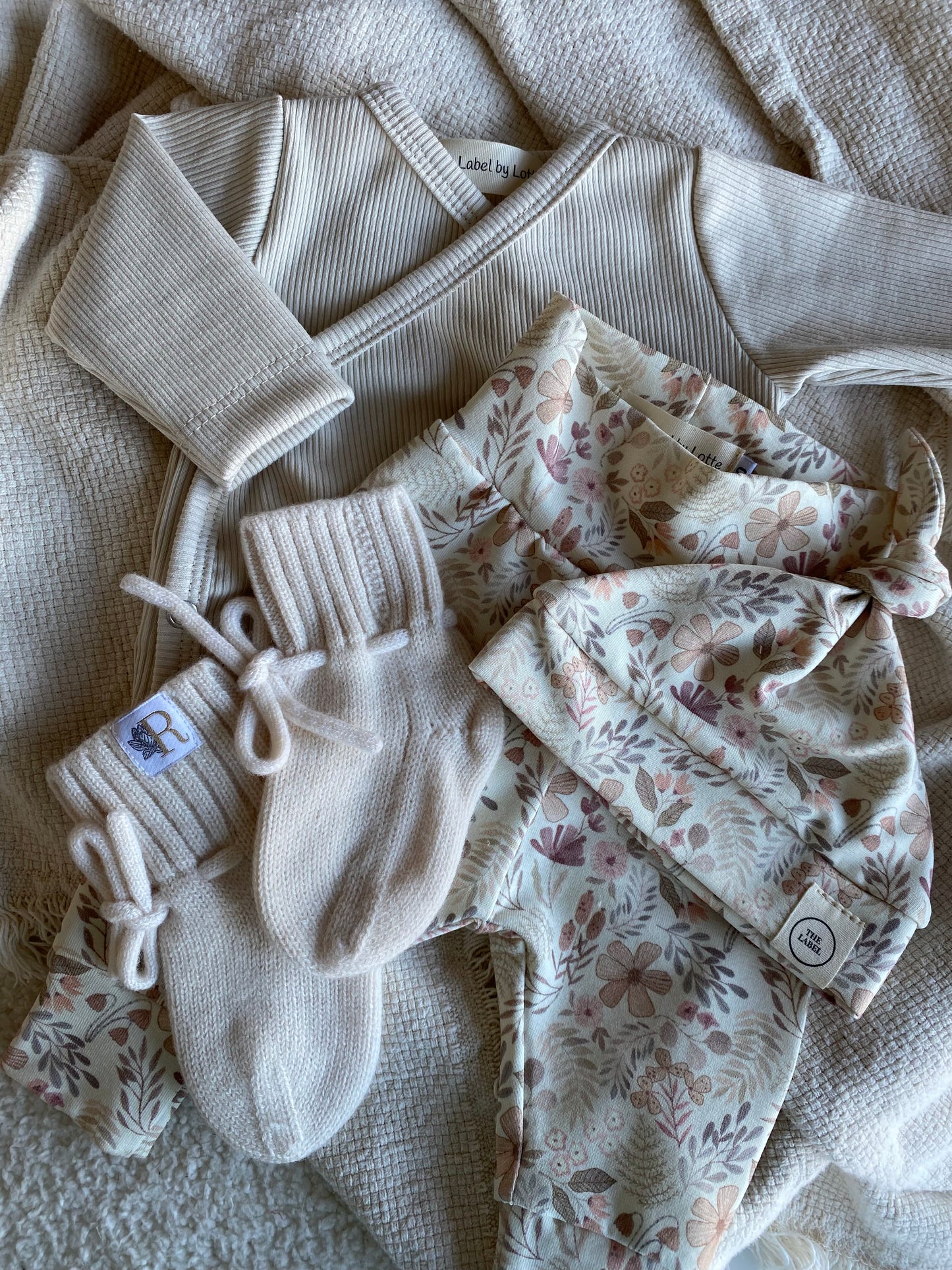 Uniseks overslagshirtje beige ribstof