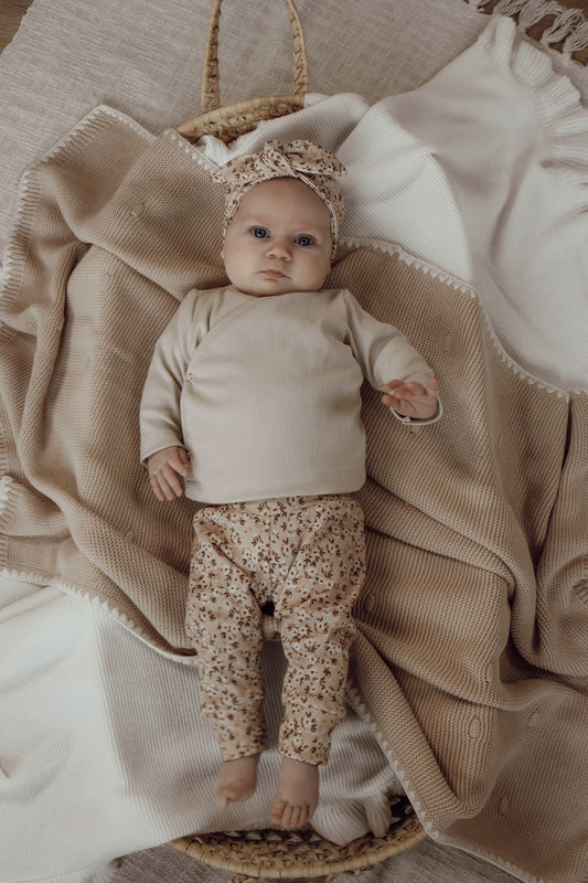 Meisjes newborn broekje Lou bloemenprint zachtroze