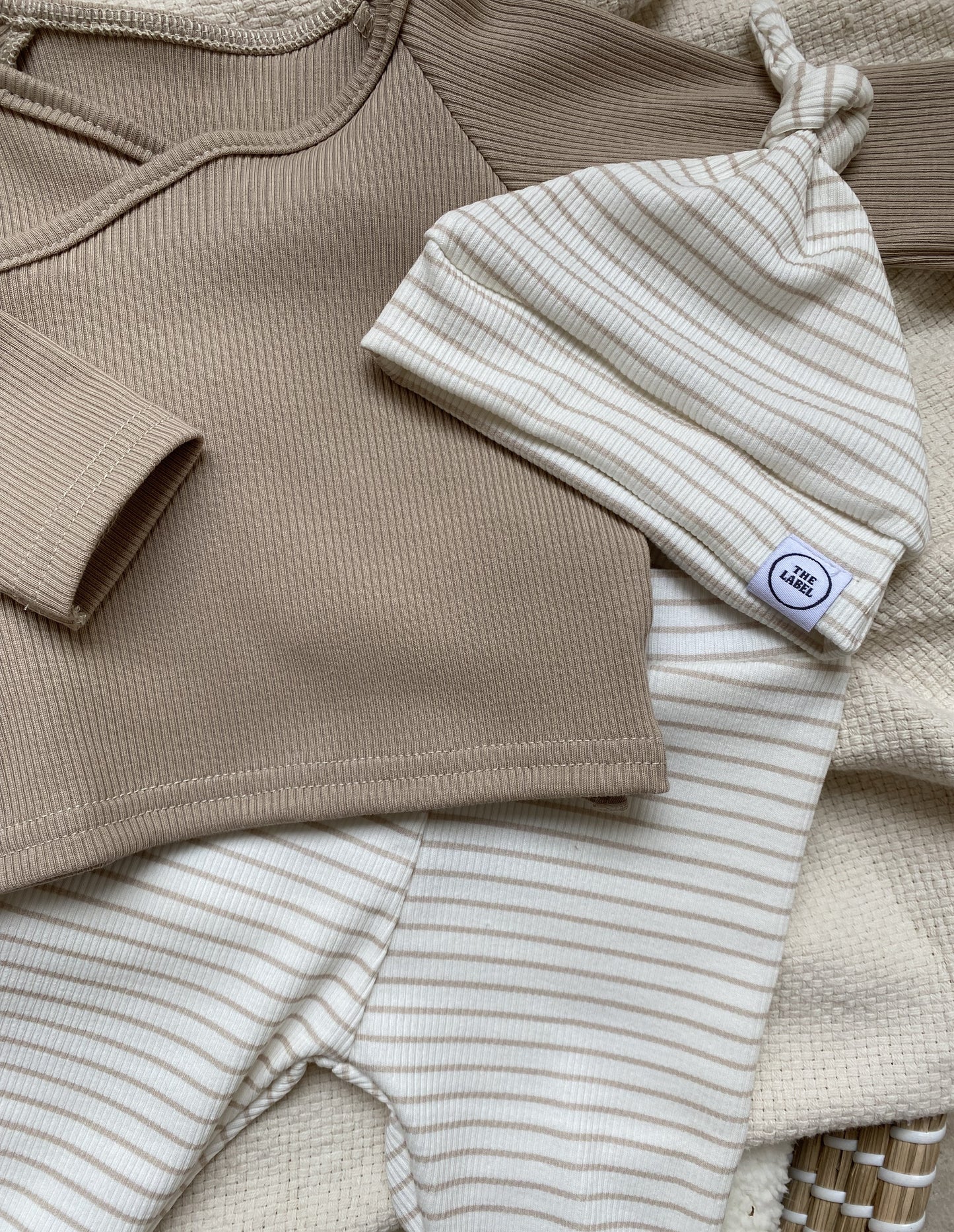 Knoopmutsje | Jip streepjes