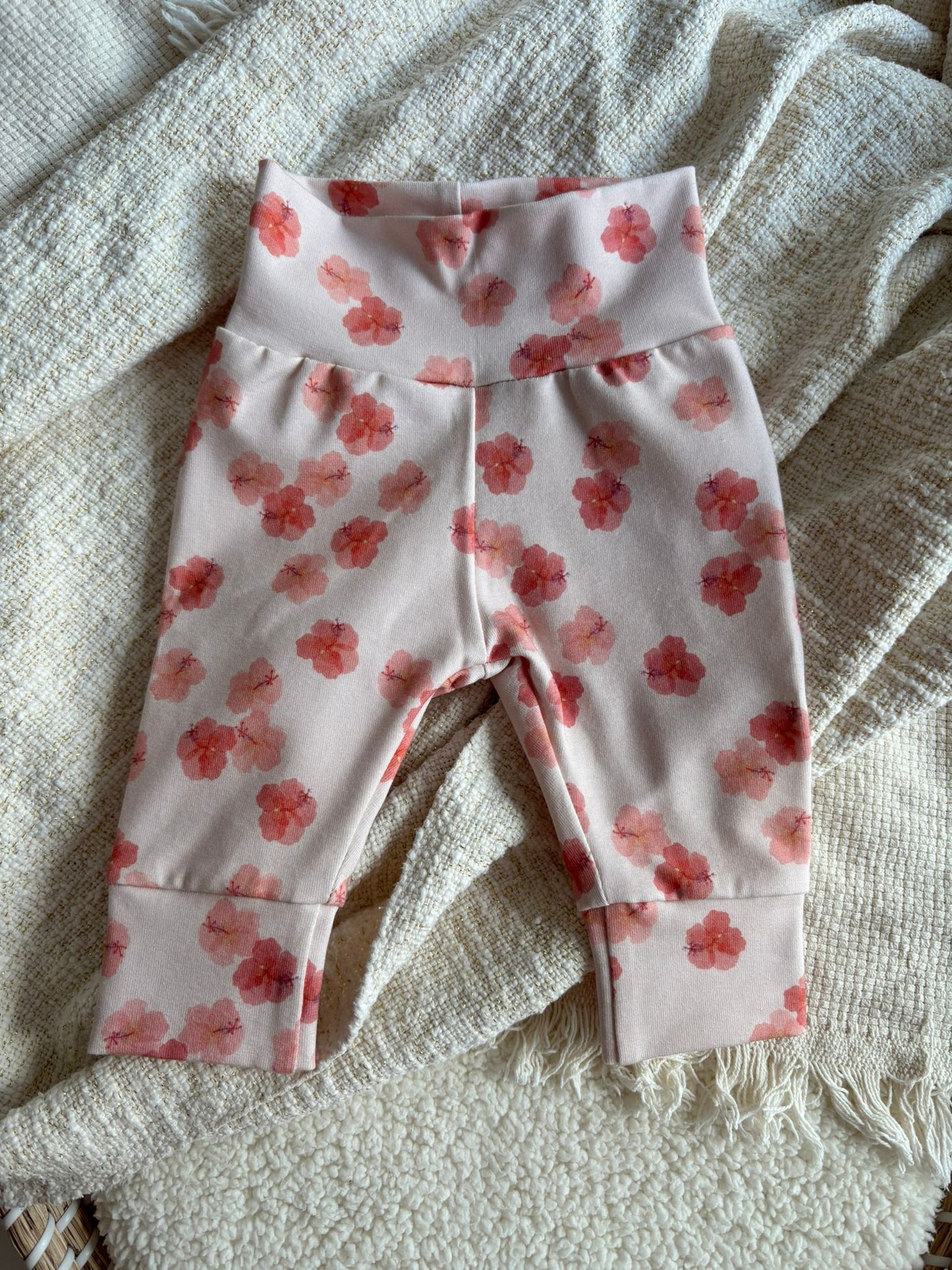 Meisjes newborn broekje Julia bloemen