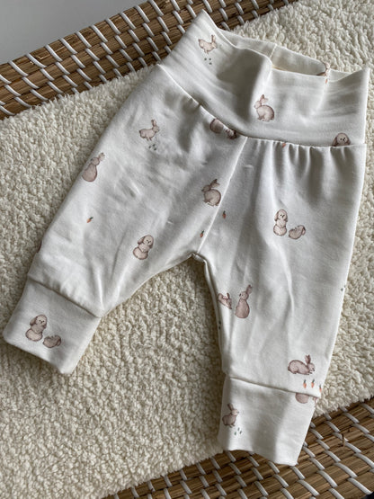 Newborn broekje Noah konijntjes beige/zand