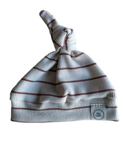 Newborn jongens knoopmutsje streepjes bruin/beige