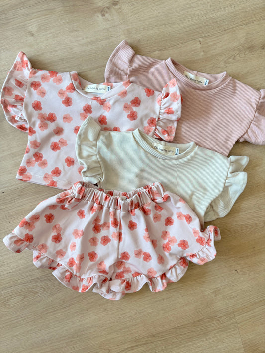 Shirtje met ruffles Beige