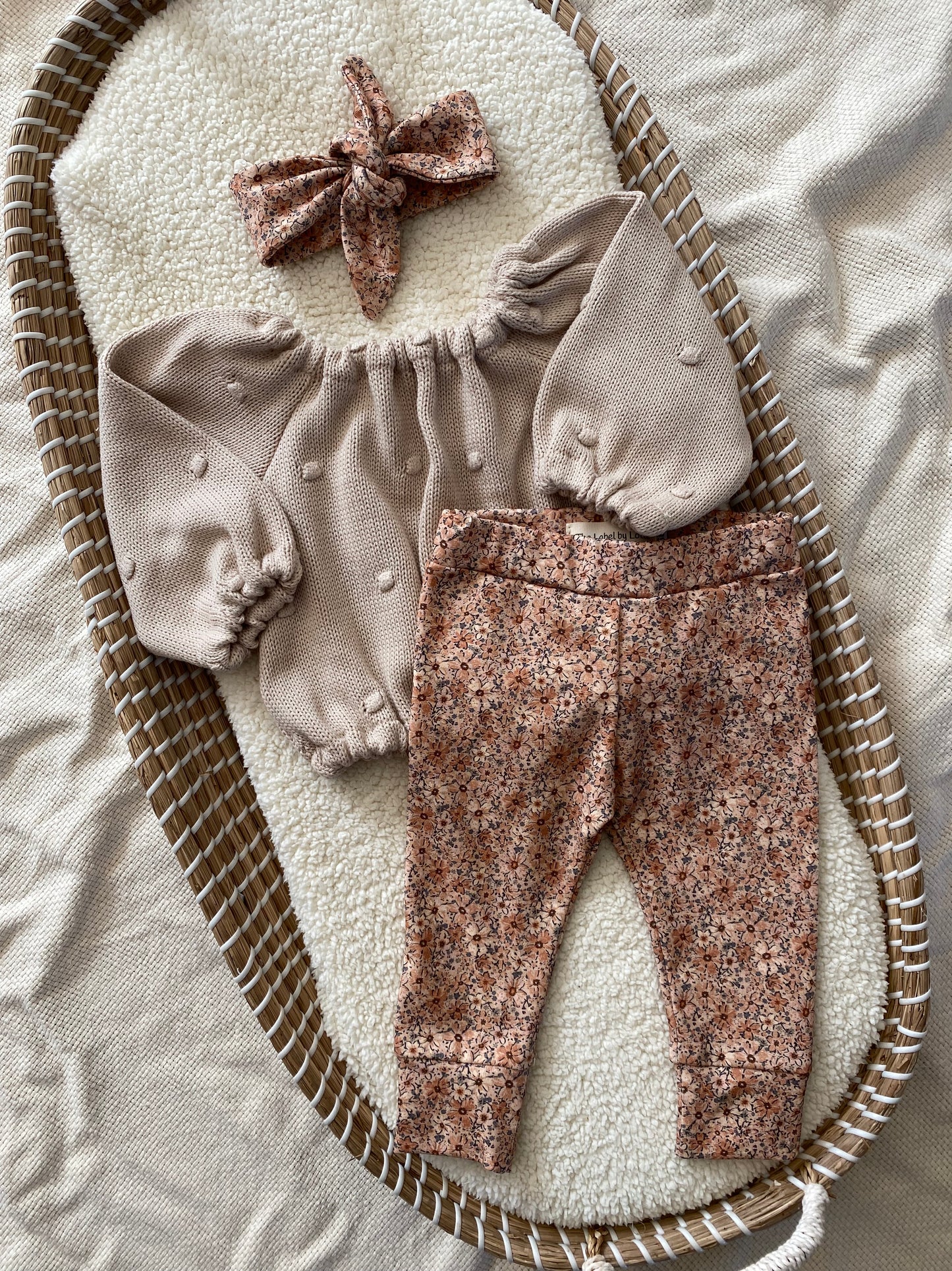 Meisjes babybroekje bloemenprint bruin/zand