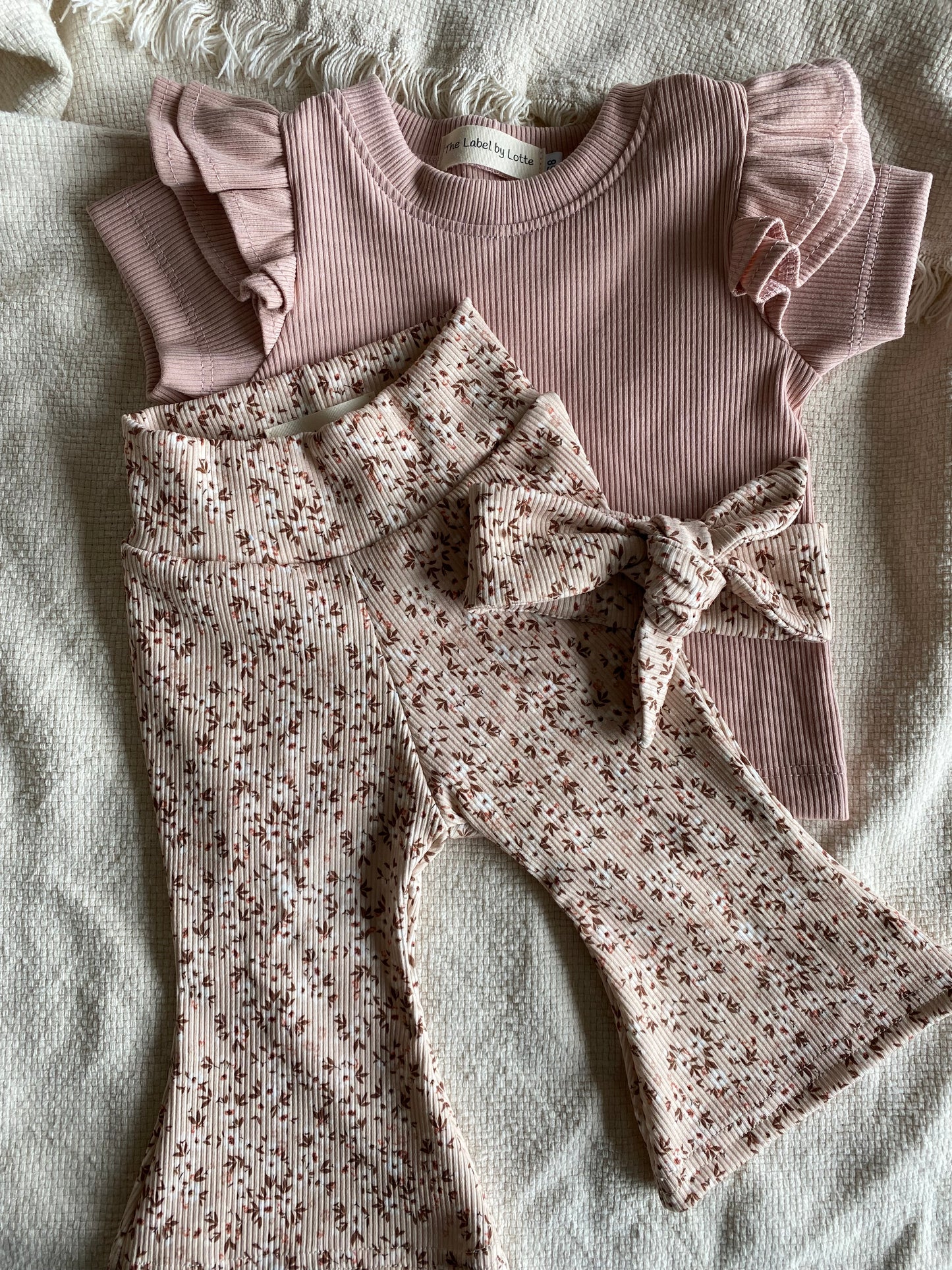 Meisjes T-shirt dubbel ruffletje blush roze – The Label by Lotte