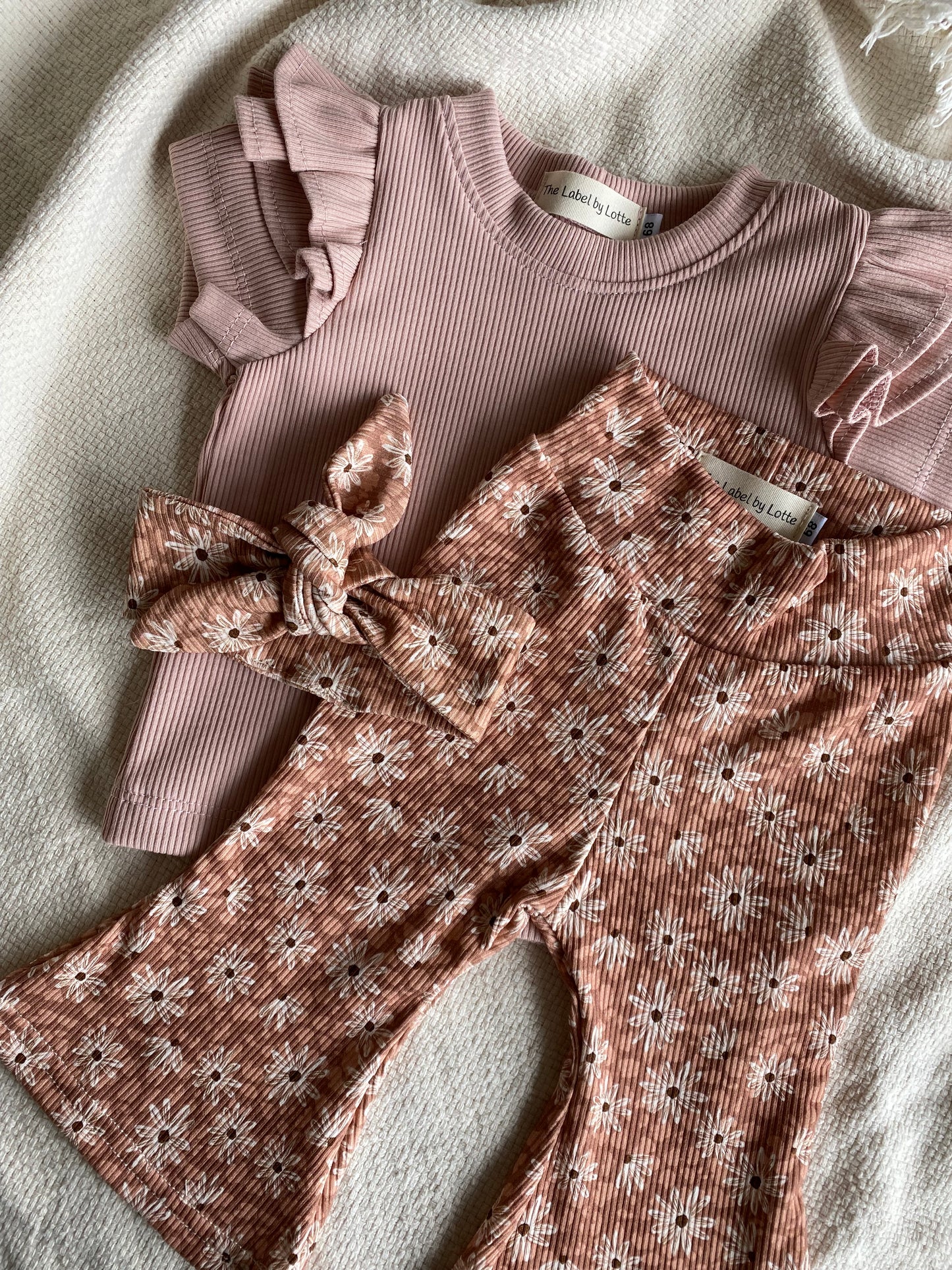 Meisjes T-shirt dubbel ruffletje blush roze – The Label by Lotte