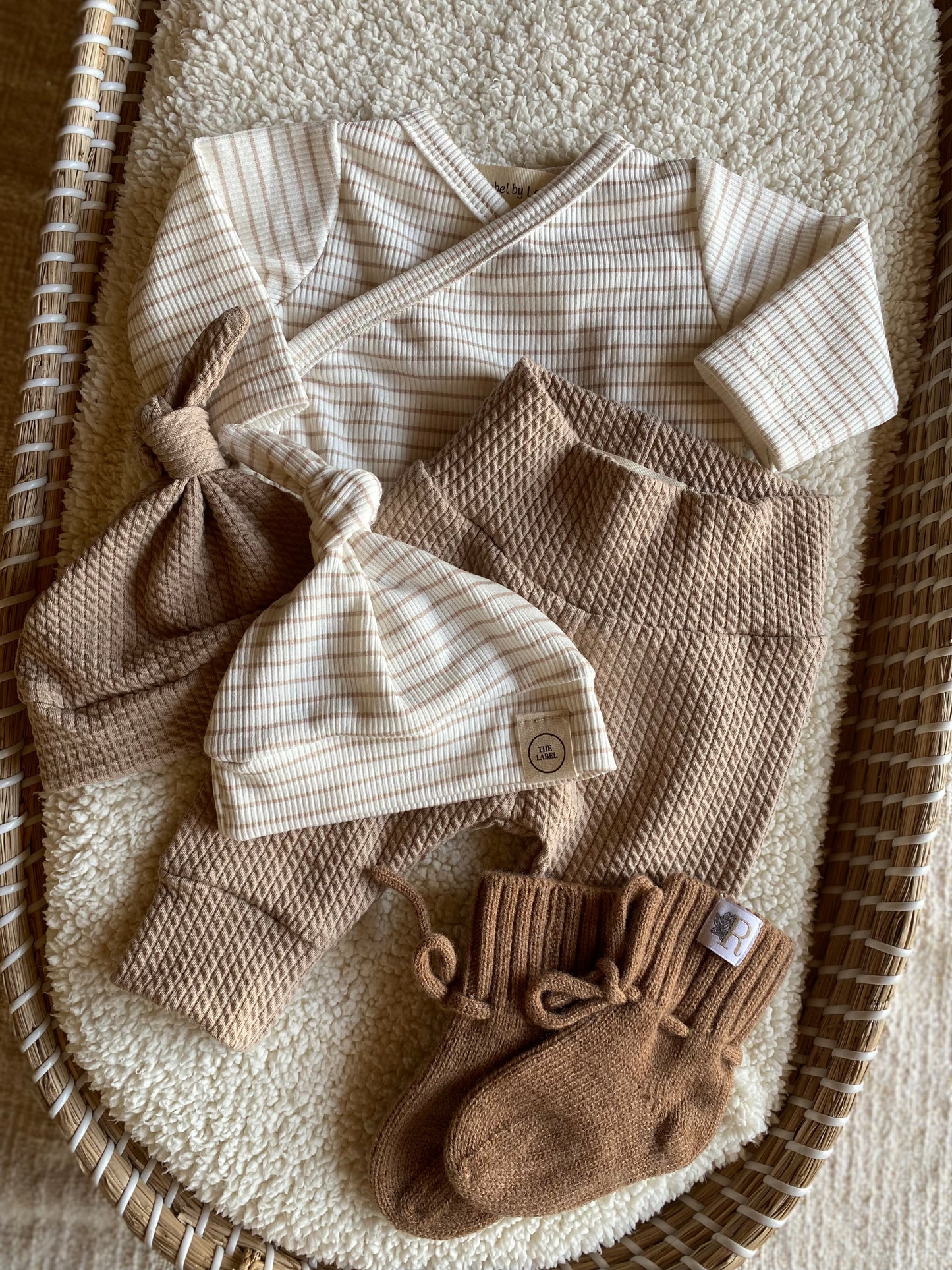 Jongens newborn broekje kabel donker beige