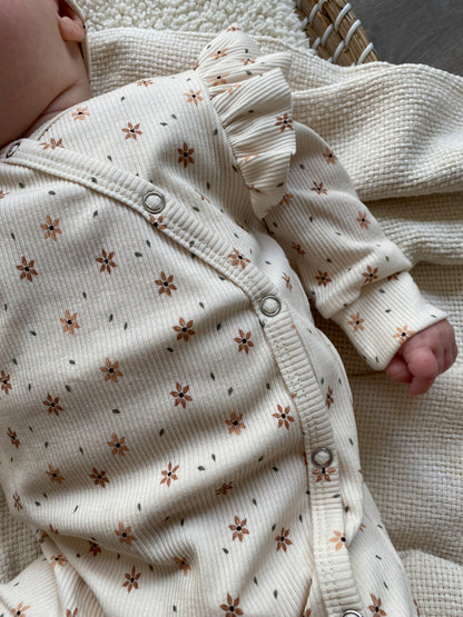 Boxpakje Jinthe bloemenprint met ruffle beige ribstof