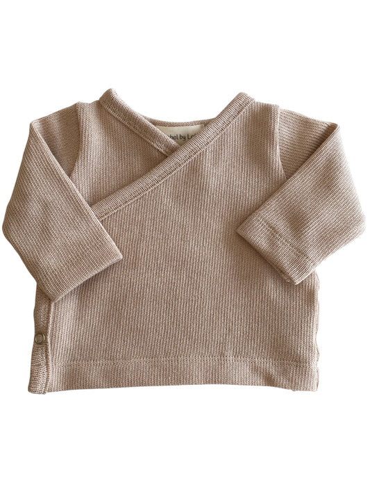 Uniseks overslagshirtje beige baby knit