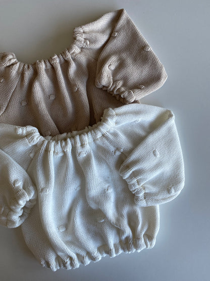 Gebreide meisjes trui met stippen offwhite
