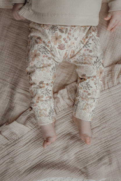 Newborn broekje Lina bloemen