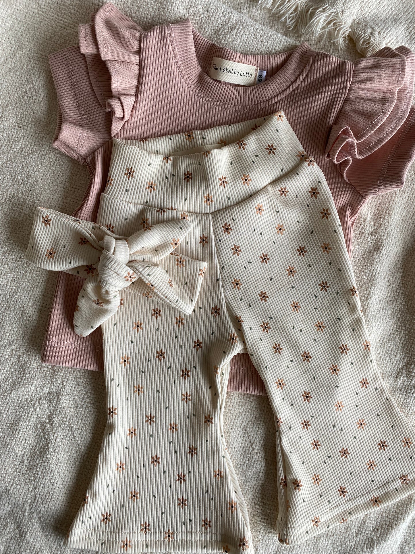 Meisjes T-shirt dubbel ruffletje blush roze – The Label by Lotte