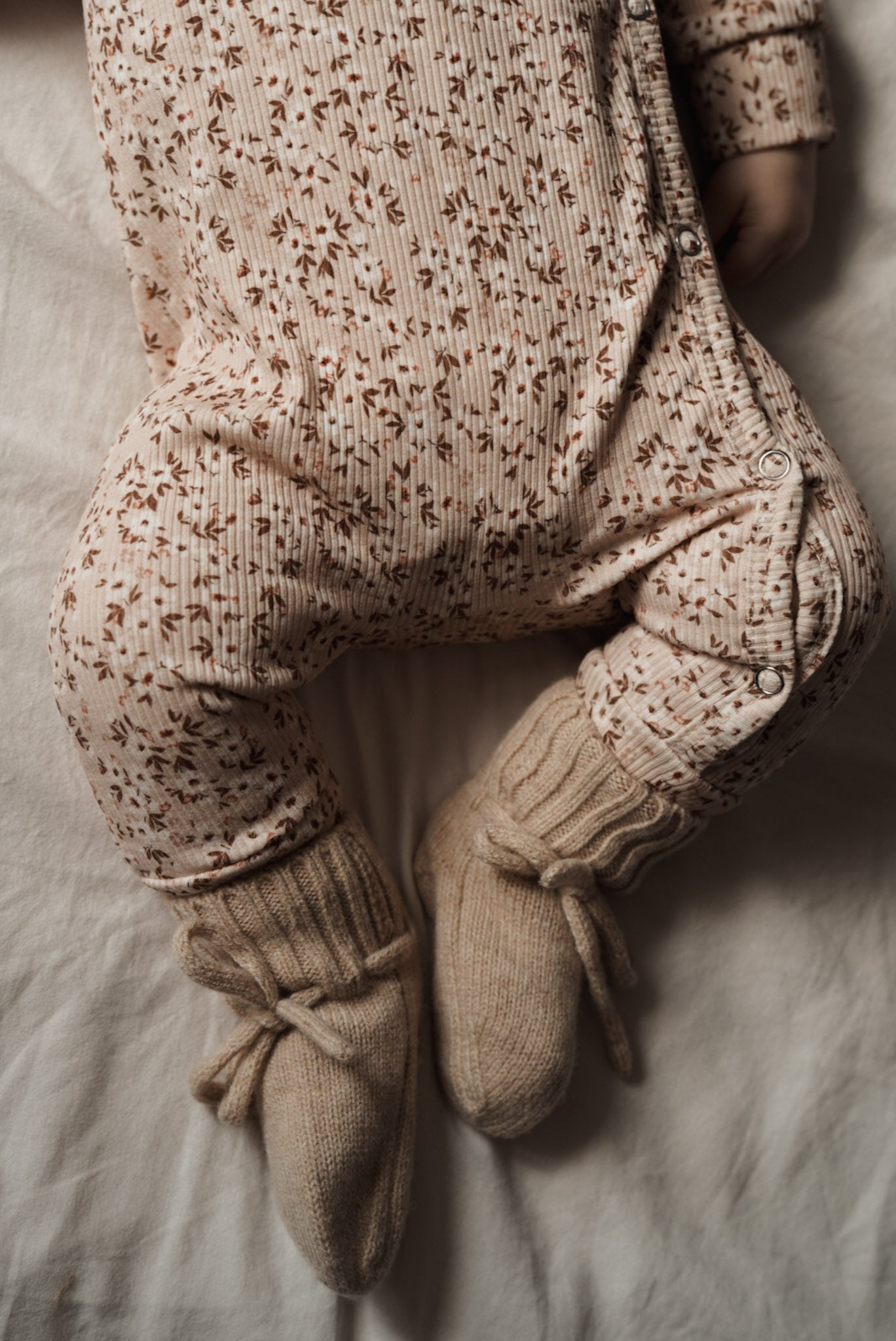 Meisjes boxpakje Lou bloemenprint zachtroze ribstof