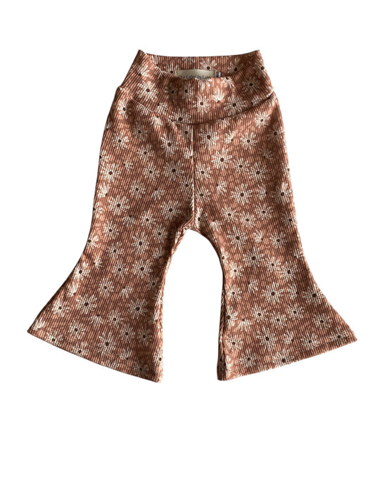 Meisjes flared broekje Fem bloemenprint roest – The Label by Lotte