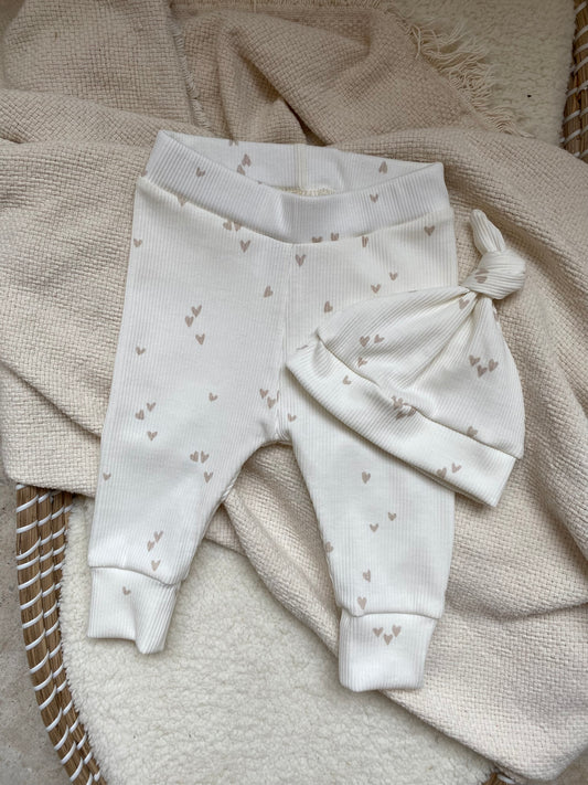 Newborn setje | Lia hartjes beige