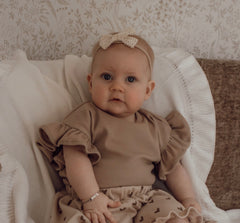 Shirtje met ruffles zand