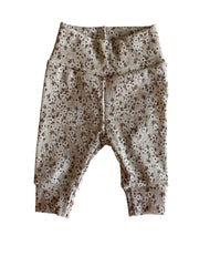 Meisjes newborn broekje Lou bloemenprint zachtroze