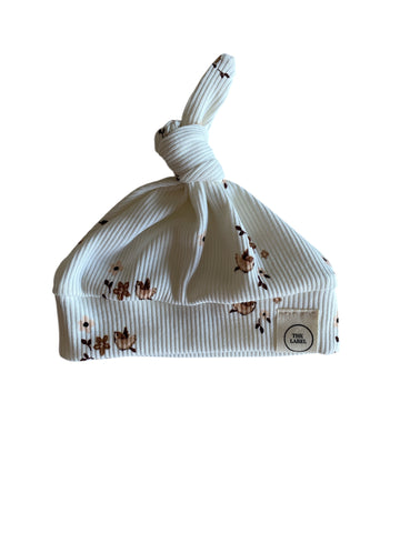 Meisjes knoopmutsje vogeltjesprint – The Label by Lotte