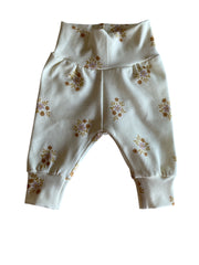 Meisjes newborn broekje bloemenprint botergeel