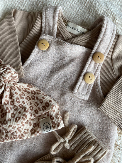 Uniseks baby tuinbroekje badstof beige – verstelbare salopette