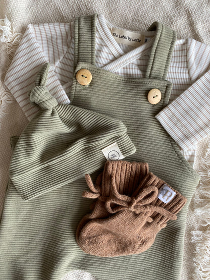 Jongens baby tuinbroekje ribstof groen – verstelbare salopette