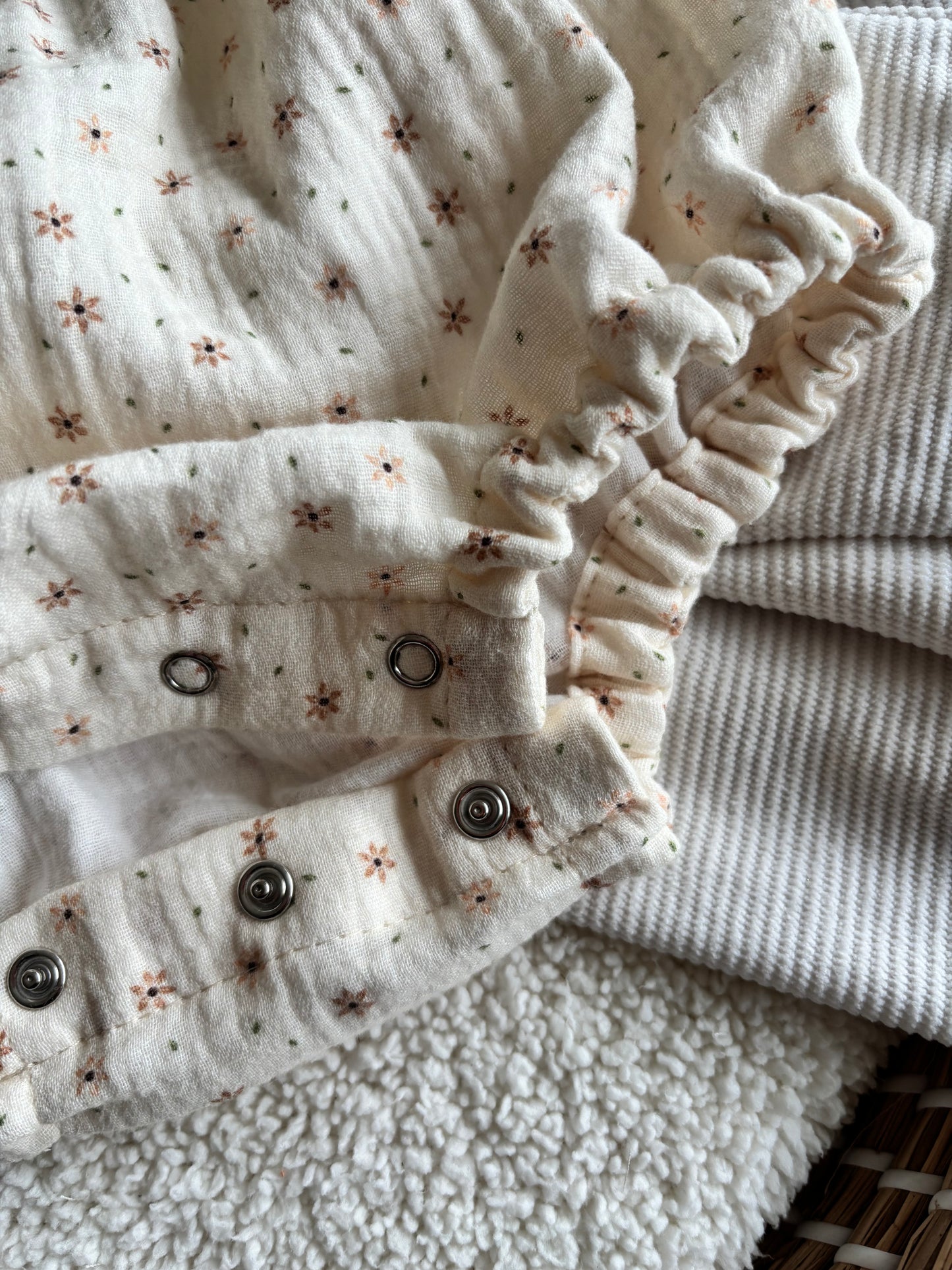 Romper met ruffle bloemenprint Jinthe hydrofiel