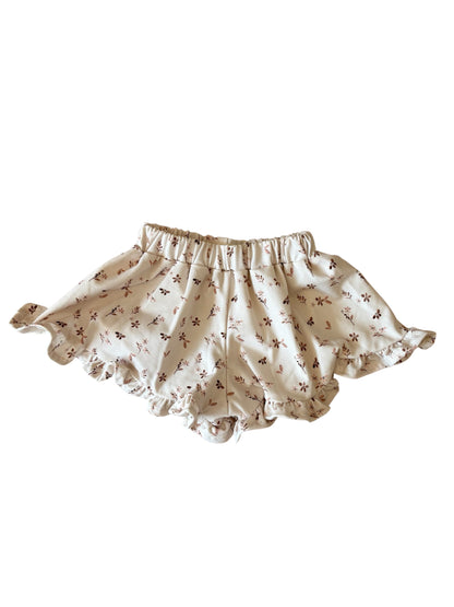 Shortje met ruffles Mae