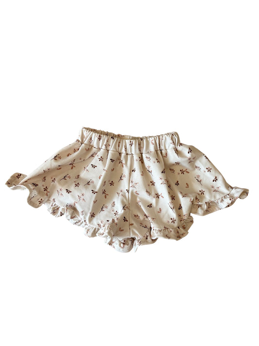 Shortje met ruffles Mae