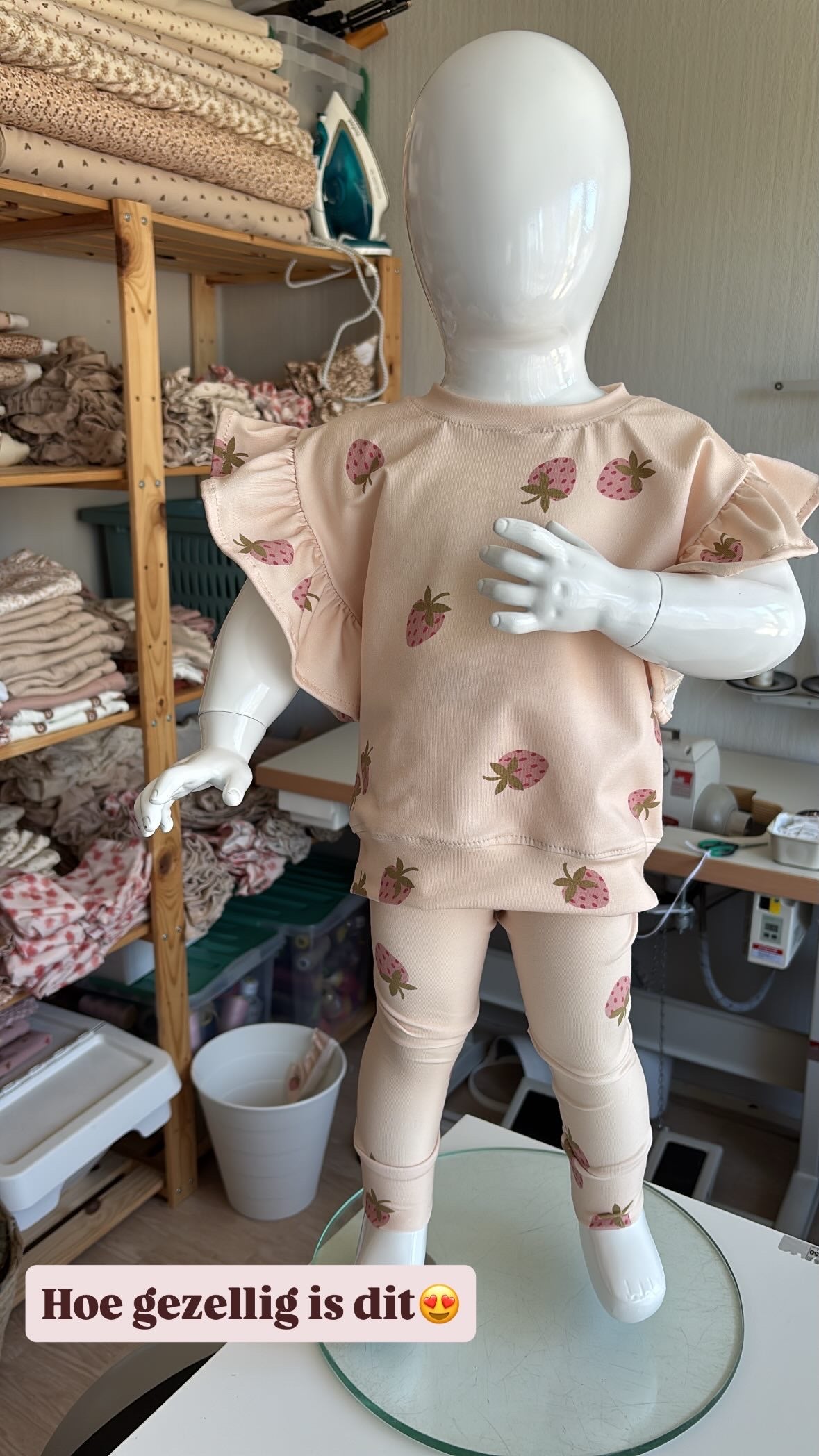Oversized T-shirt met ruffle aardbei
