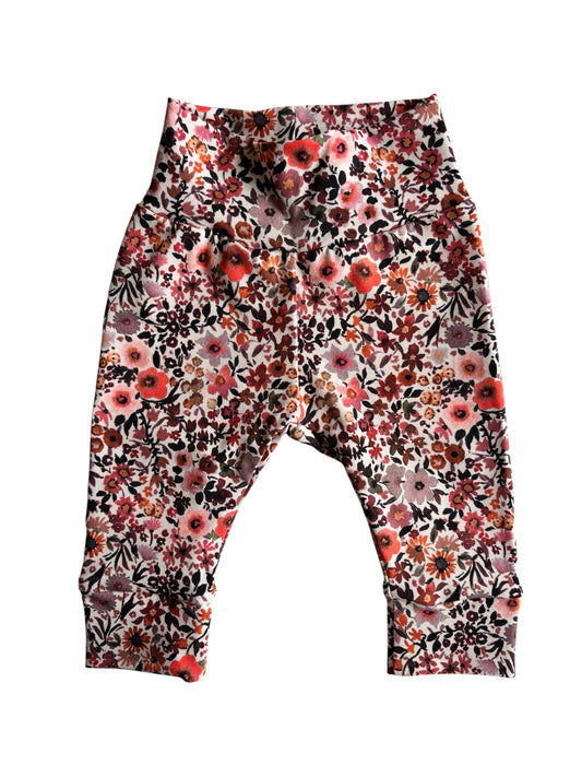 Meisjes newborn broekje Lovi bloemprint rood roze
