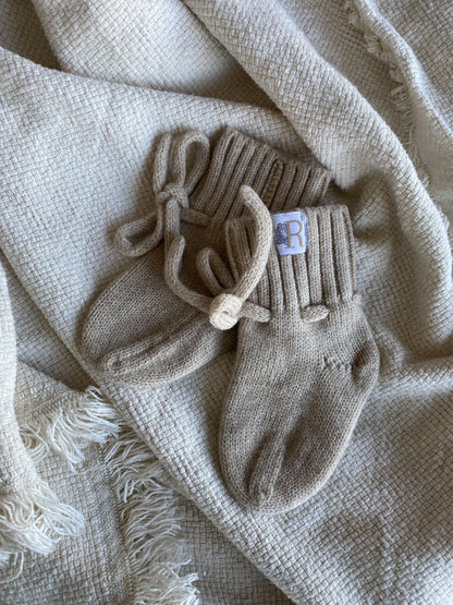 Merinowollen baby slofjes zand