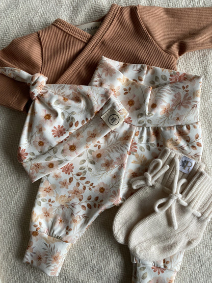 Newborn setje | Sofia knoopmutsje + babybroekje