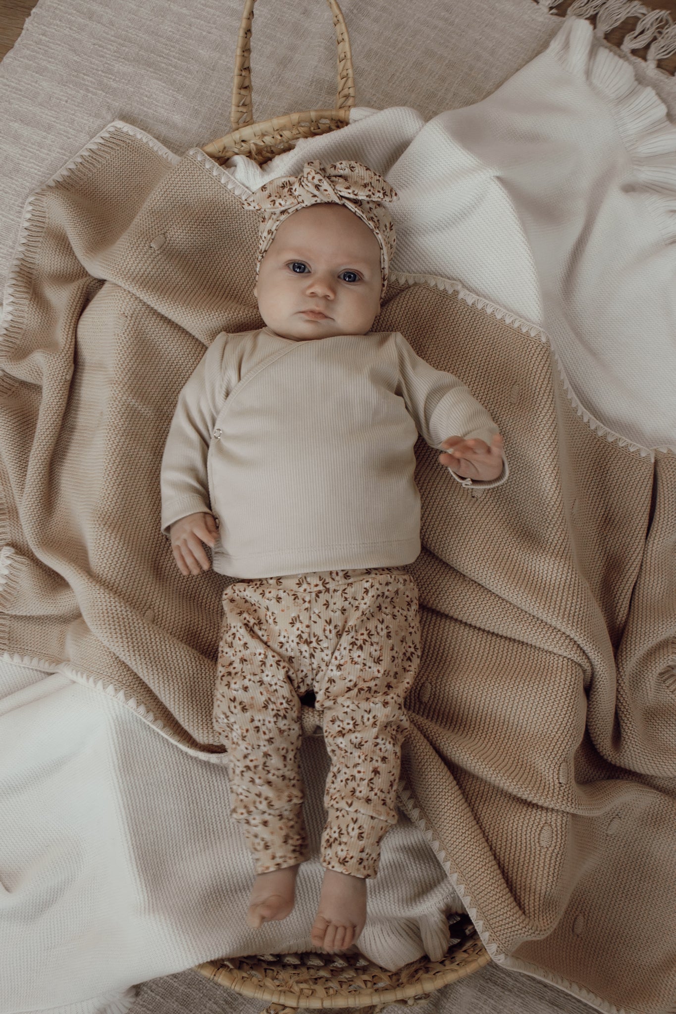 Meisjes newborn broekje Lou bloemenprint zachtroze