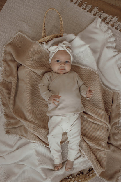 Meisjes newborn broekje Lia hartjes beige