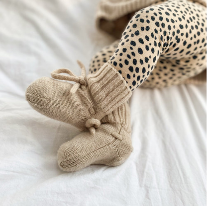 Merinowollen baby slofjes zand