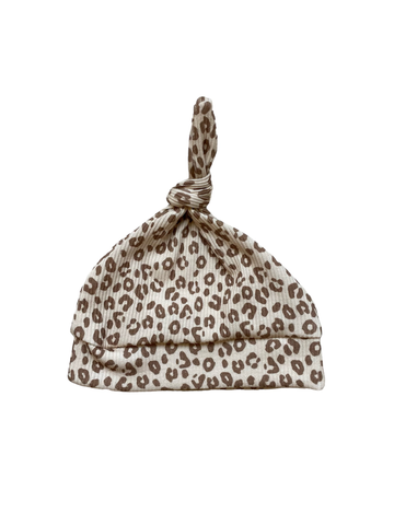 Knoopmutsje | Kate panterprint beige