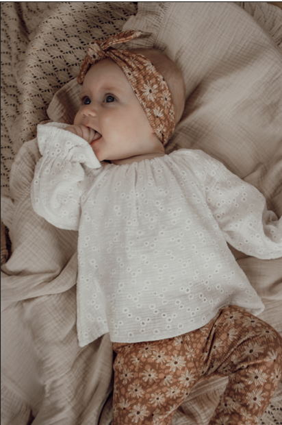 Meisjes broderie blouse met geborduurde bloementjes wit
