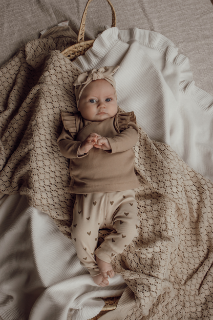 Meisjes haarbandje Zoe hartjesprint beige